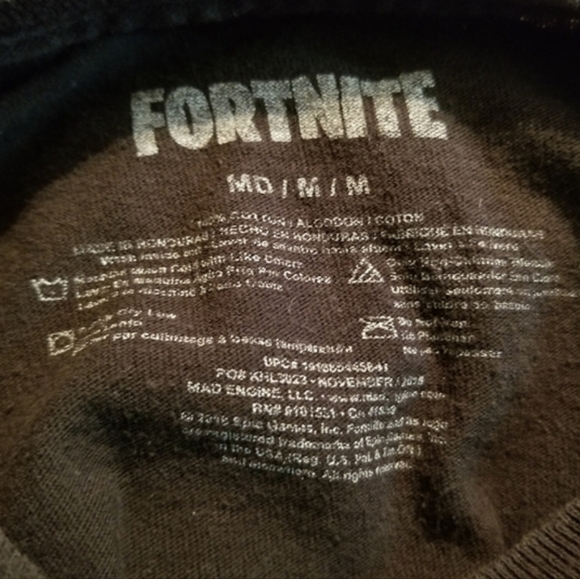 FORTNITE UNISEX MEDIUM BLACK SHORT SLEEVE T-SHIRT - Picture 4 of 4
